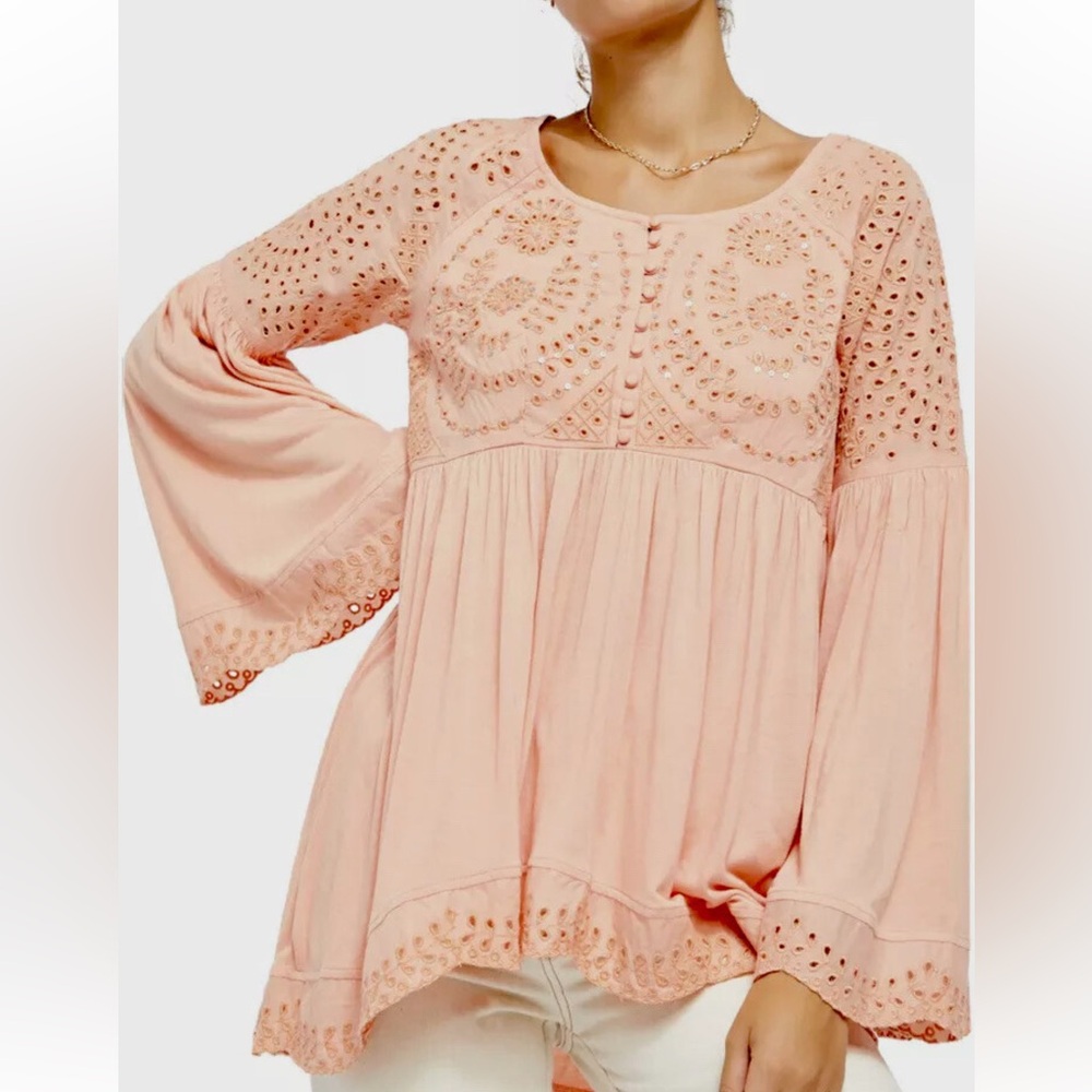 Free People Sea of Love Peach Eyelet Bell Sleeve Tunic Top Blouse Size Medium